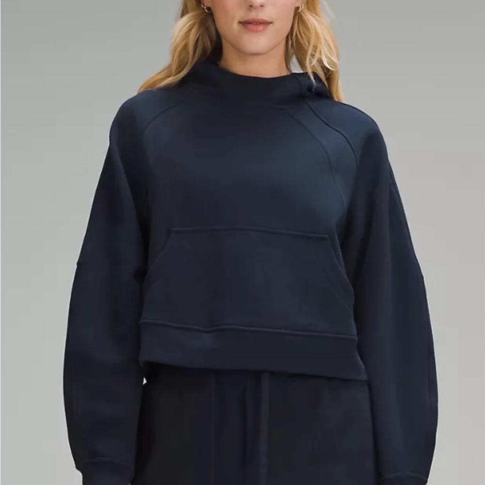 Lululemon Scuba Oversized Hoodie
True Navy